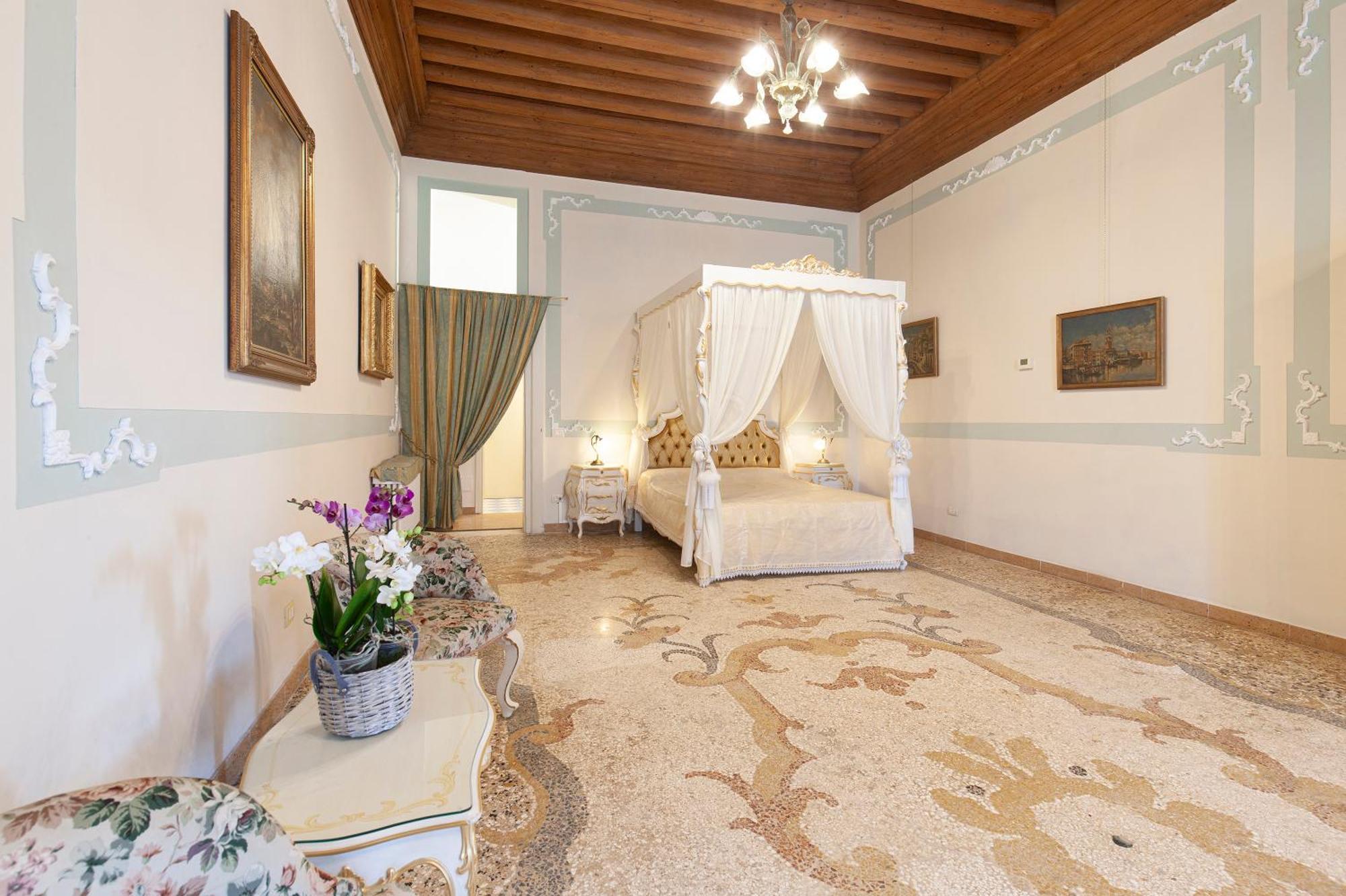 Luxury Apartment Pesaro Papafava Venesia Bagian luar foto