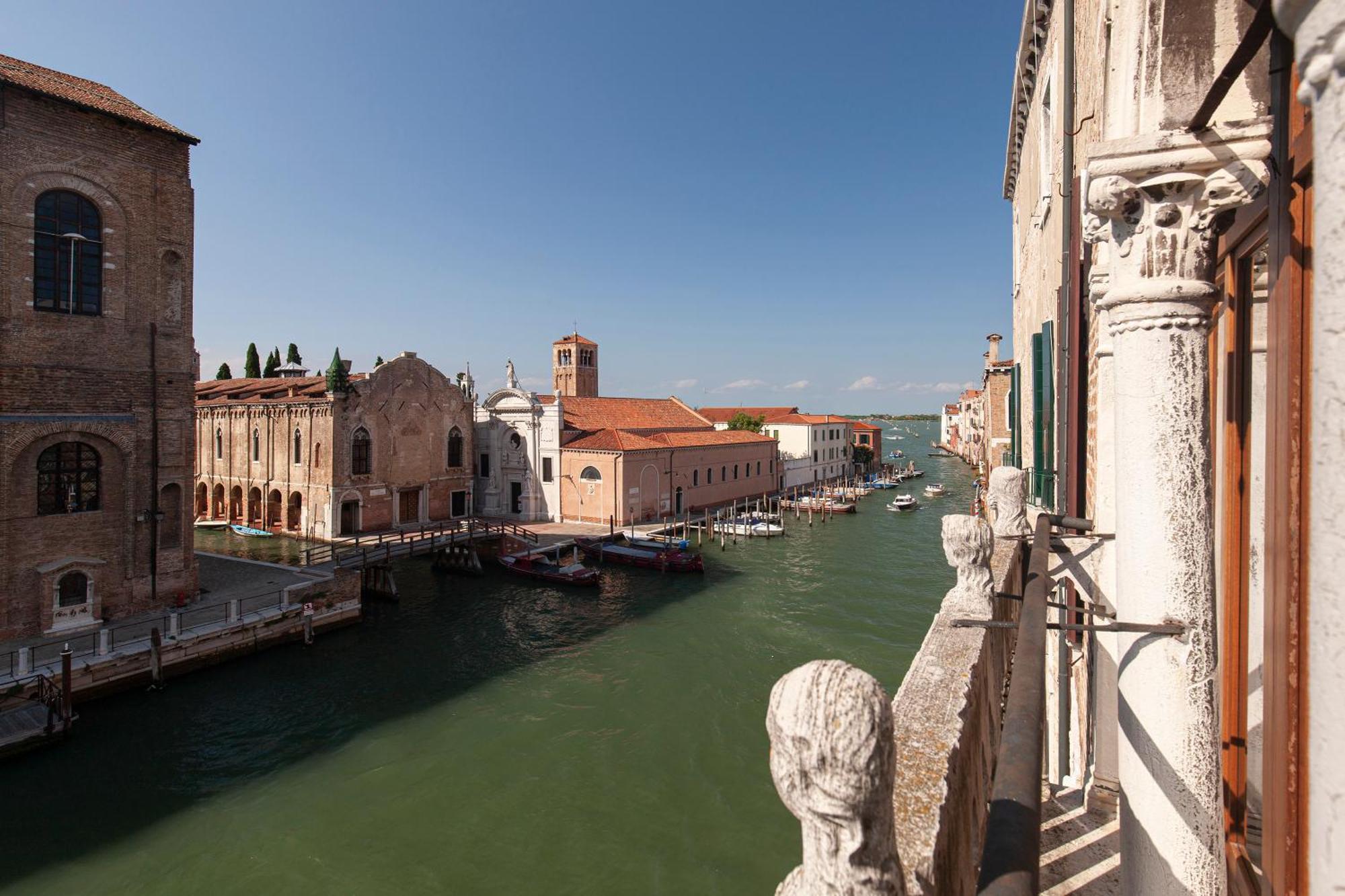 Luxury Apartment Pesaro Papafava Venesia Bagian luar foto