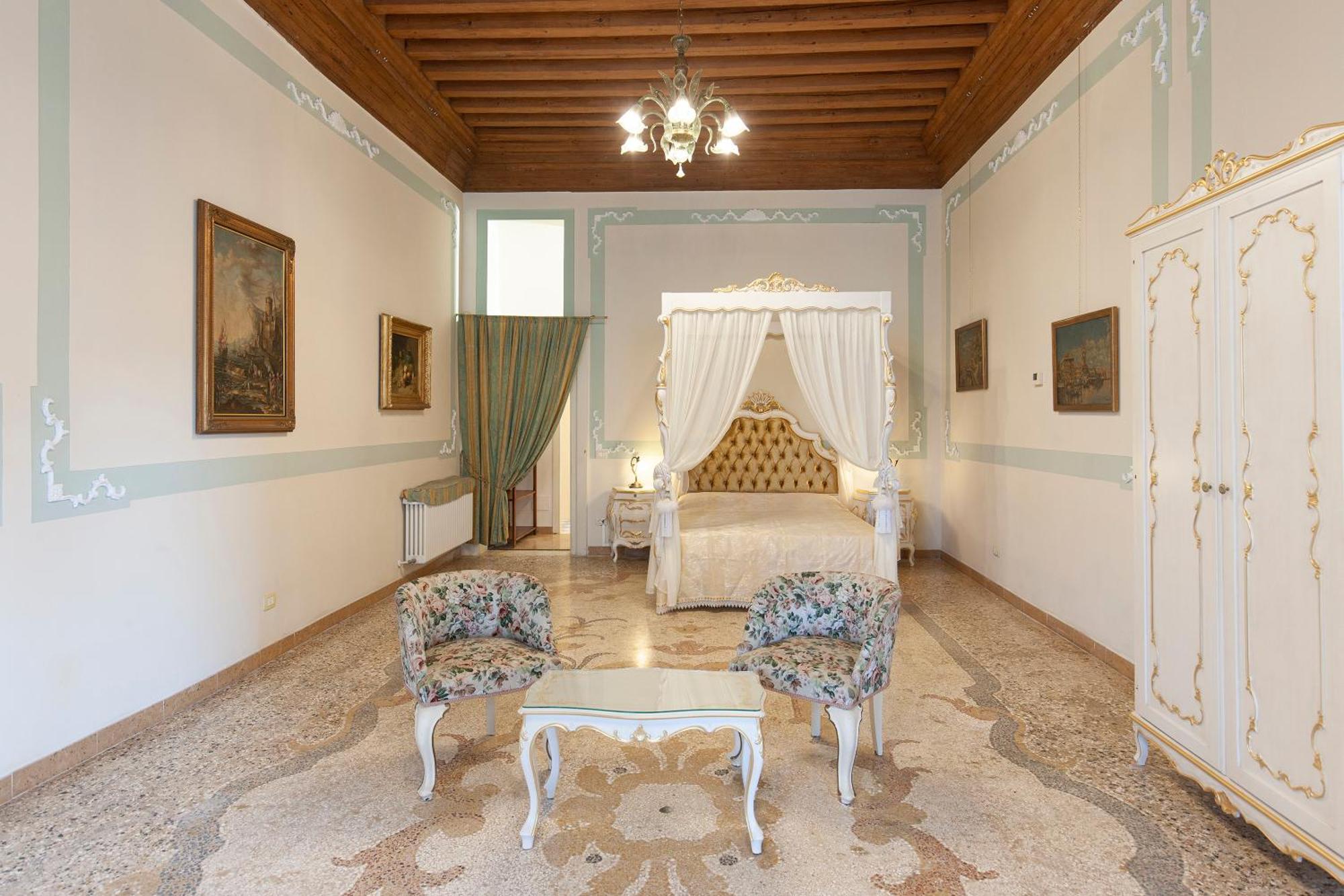 Luxury Apartment Pesaro Papafava Venesia Bagian luar foto